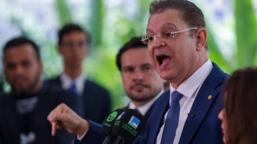 Sóstenes Cavalcante critica neutralidade partidária após decisão do Republicanos