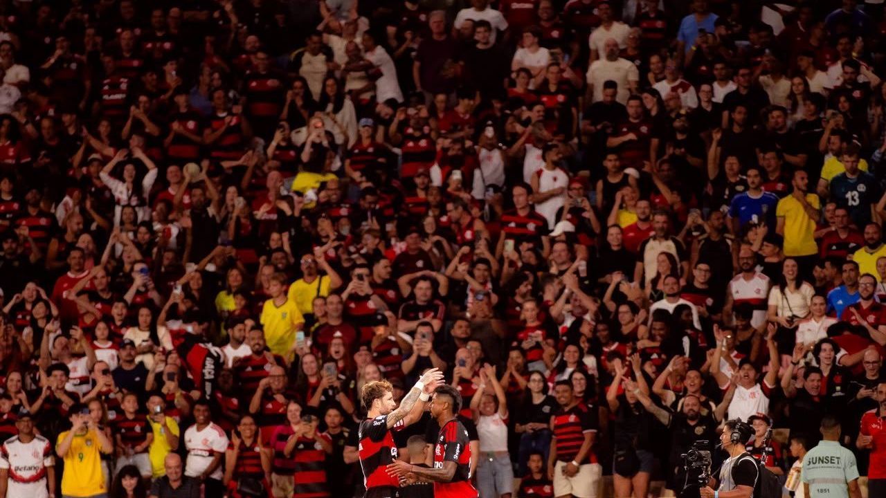 Torcida do Flamengo canta ‘quarta-feira é guerra’ e aposta na Libertadores