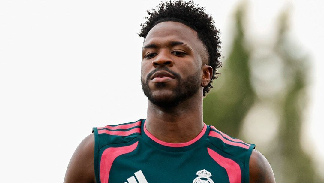 Vinicius elogia Mourinho e mantém futuro em aberto no Real Madrid