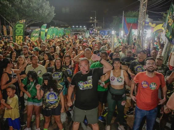 Coronel Ribeiro reúne apoiadores no Santos Dumont durante agenda de campanha em Aracaju