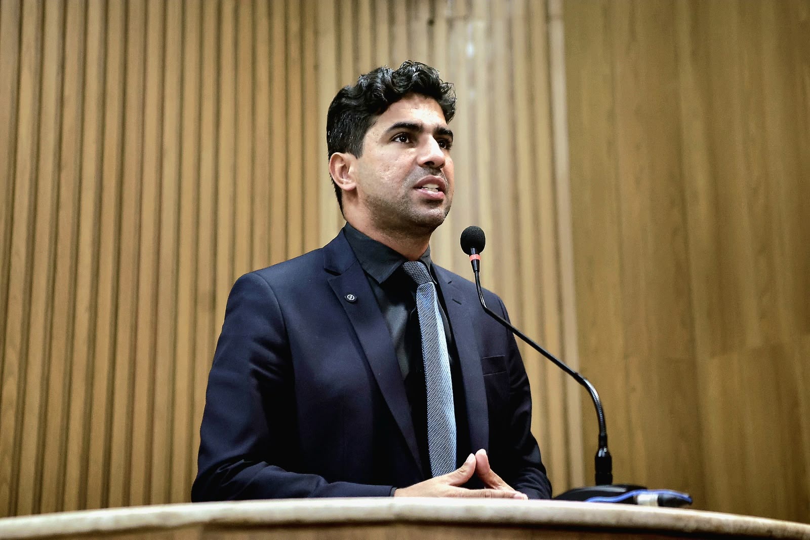 Pastor Diego defende afastamento de Alexandre de Moraes e diz que crise no STF ameaça segurança jurídica do país