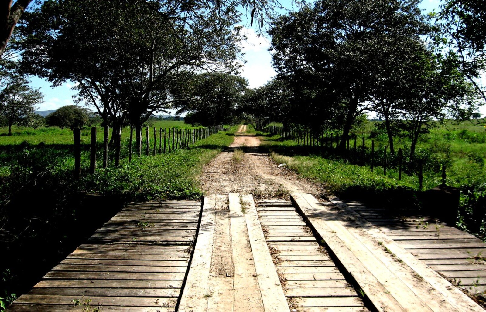 Ponte rio das Trairas