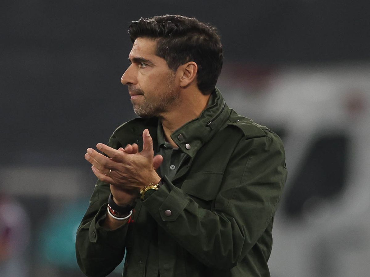 Abel Ferreira cotado para assumir o Sporting; clube evita troca imediata