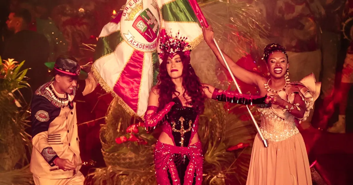 Anitta assume rainha de bateria da Grande Rio em cerimônia na Baixada