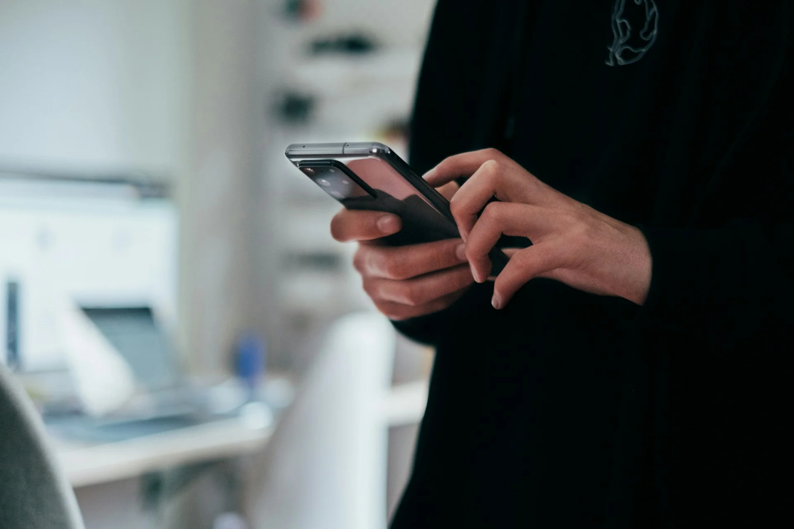 Apple alerta: como identificar e se proteger do spyware mercenário