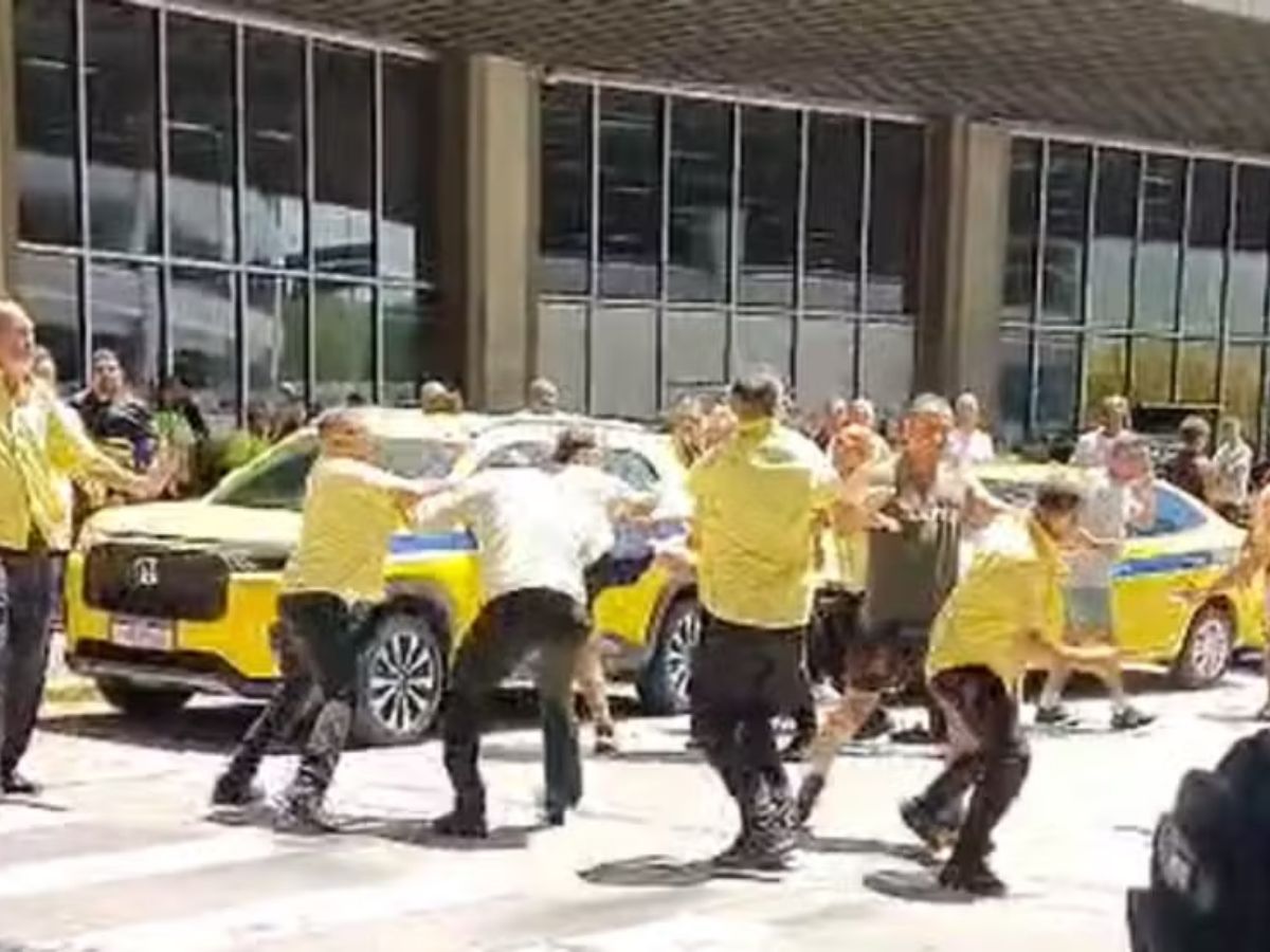 Briga entre taxistas interrompe embarque no Galeão