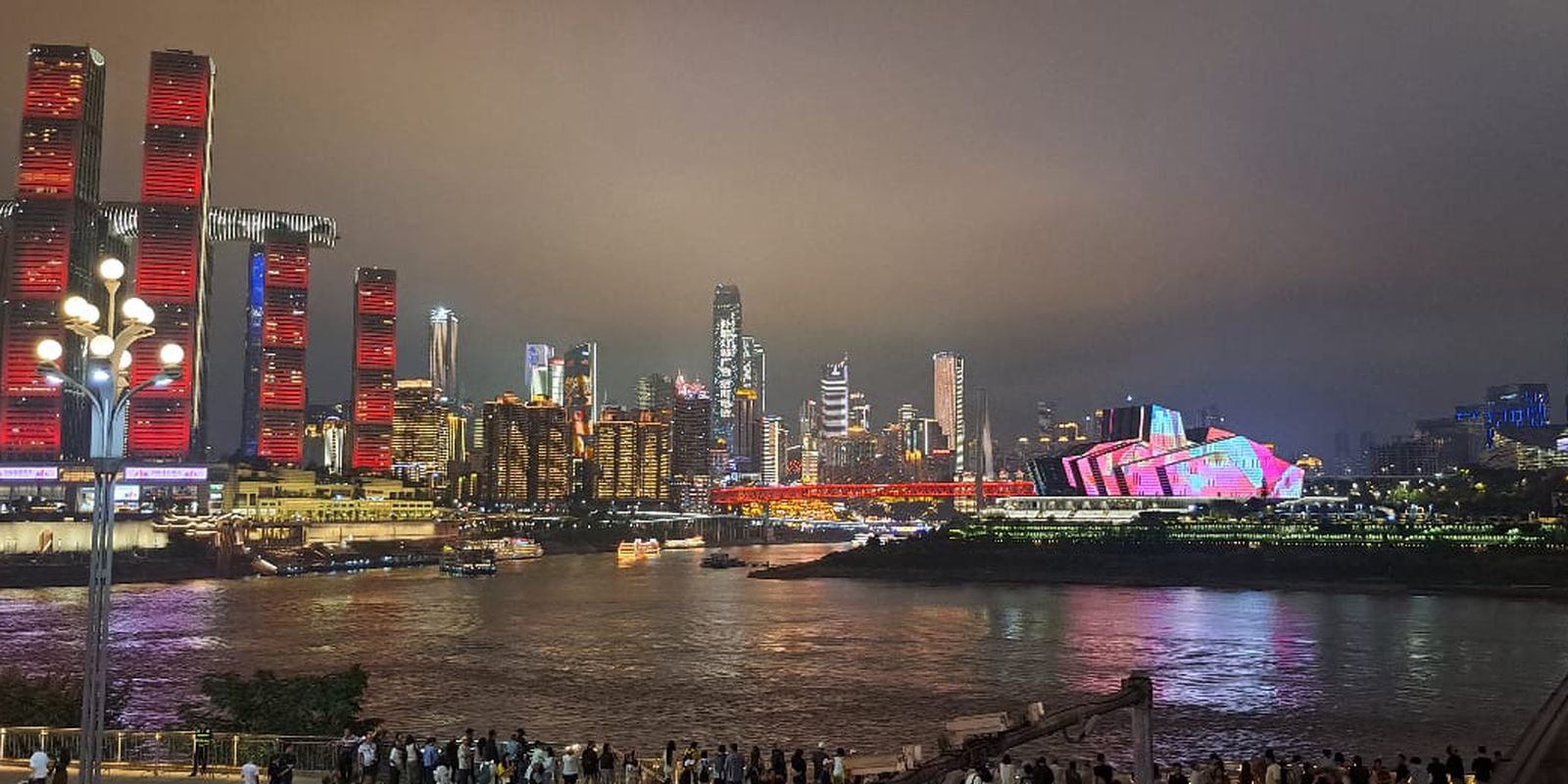 Chongqing redefine o urbano: 32 milhões entre indústria e metrô