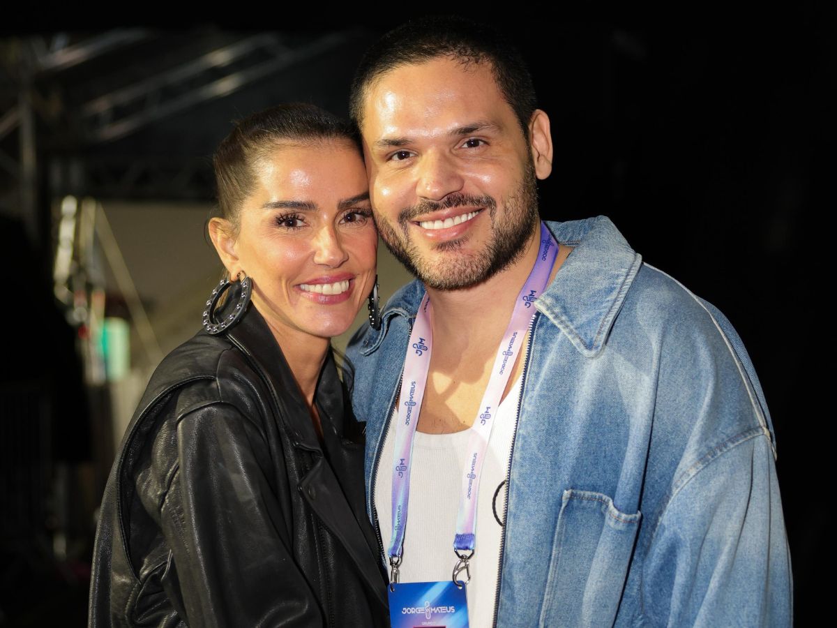 Deborah Secco explica por que mantém namoro com Dudu Borges reservado