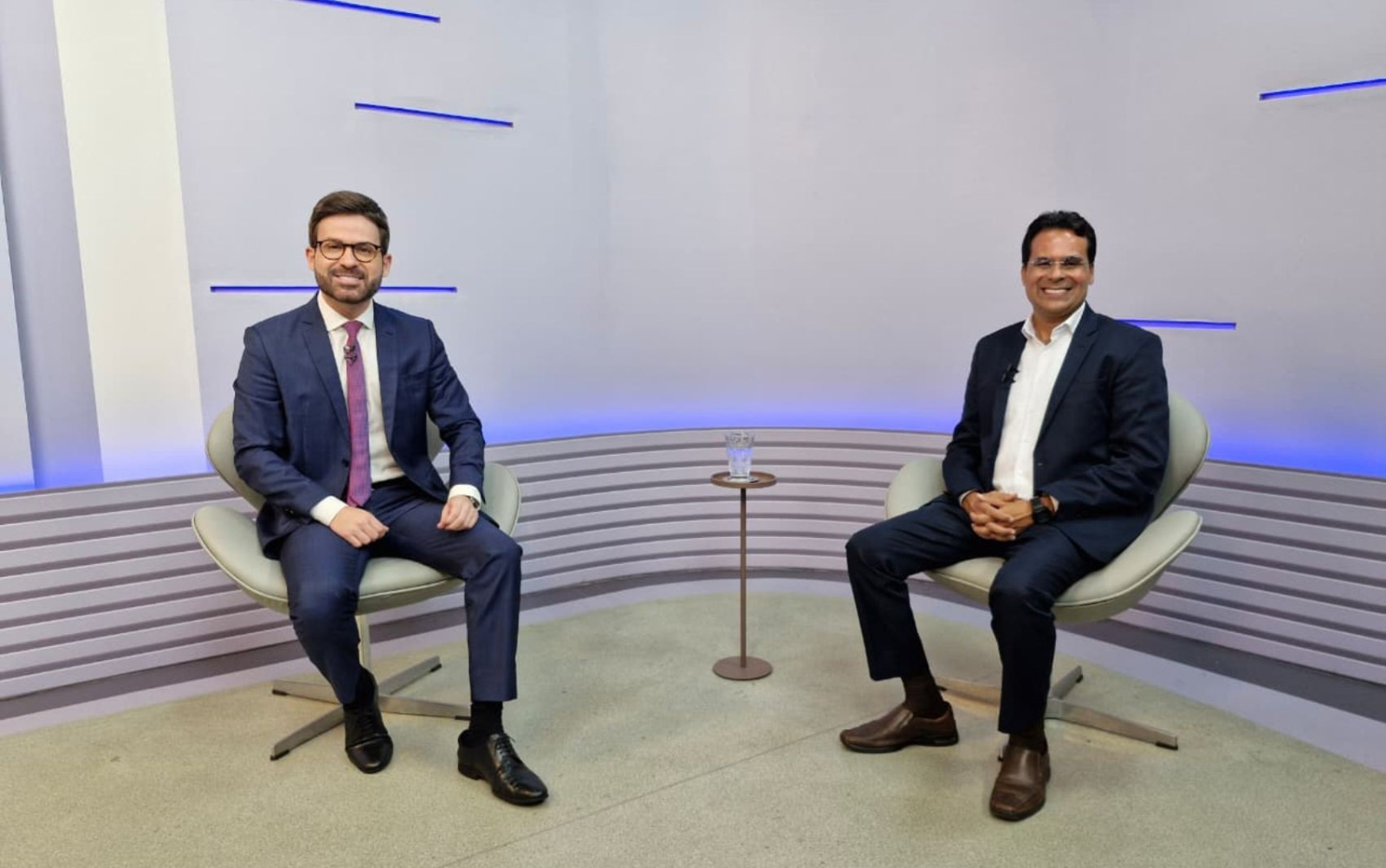 Dr. Helton anuncia reestatização da Deso e redução de jornada