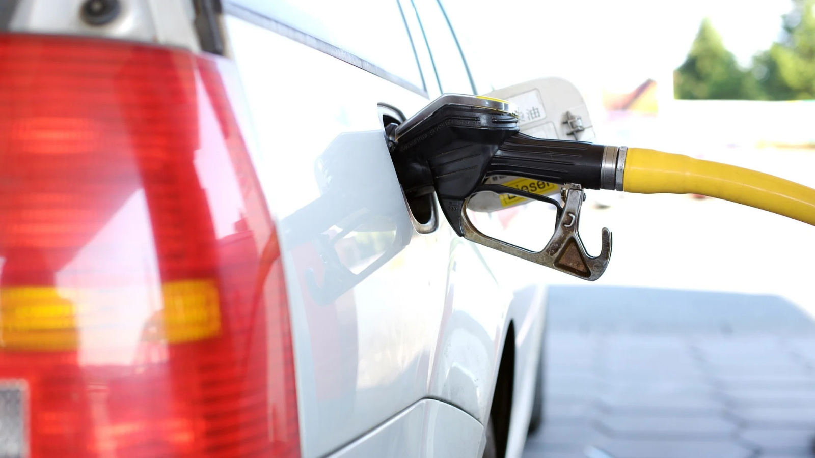 E32 chega aos postos: donos de carros a gasolina correm para instalar módulos