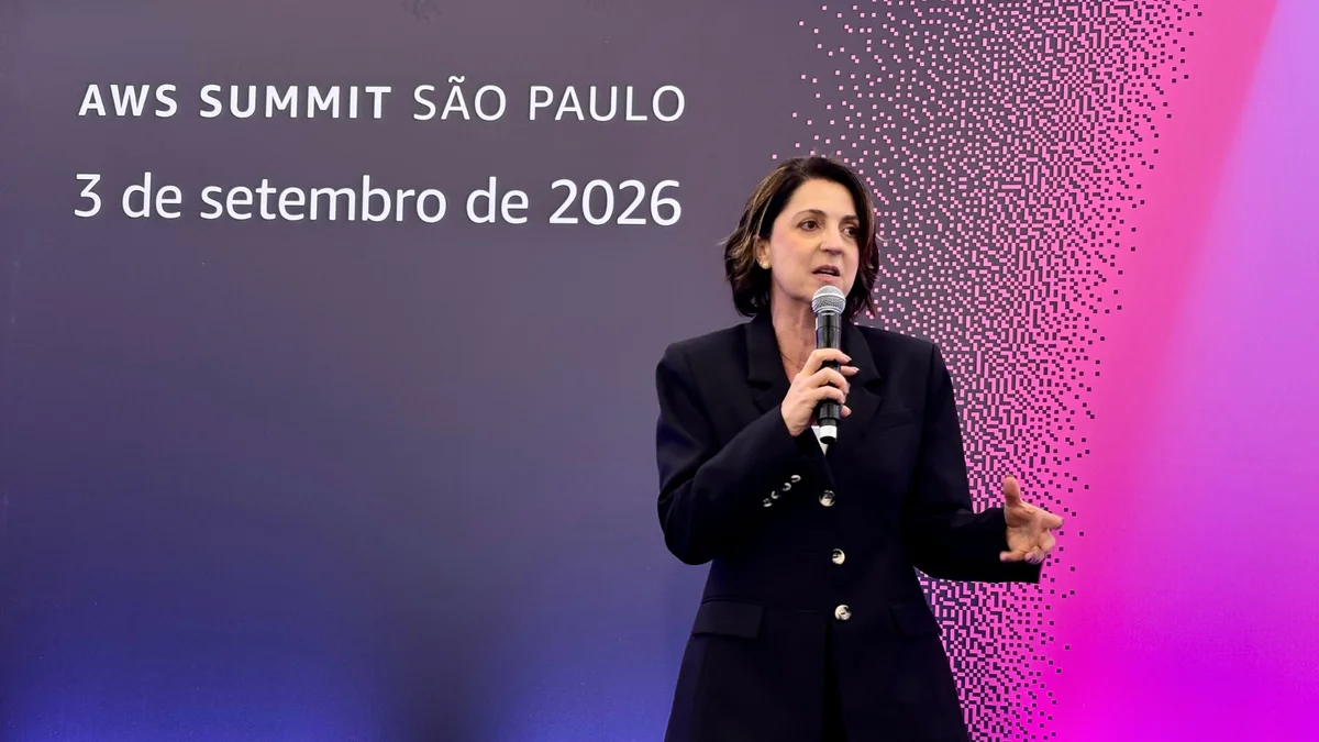 Escassez de talentos trava adoção em massa da IA, alerta executiva da AWS