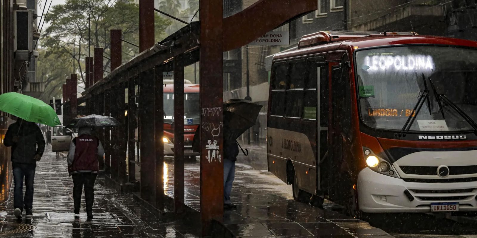 Feriadão: chuva e trovoadas atingem grande parte do país neste fim de semana