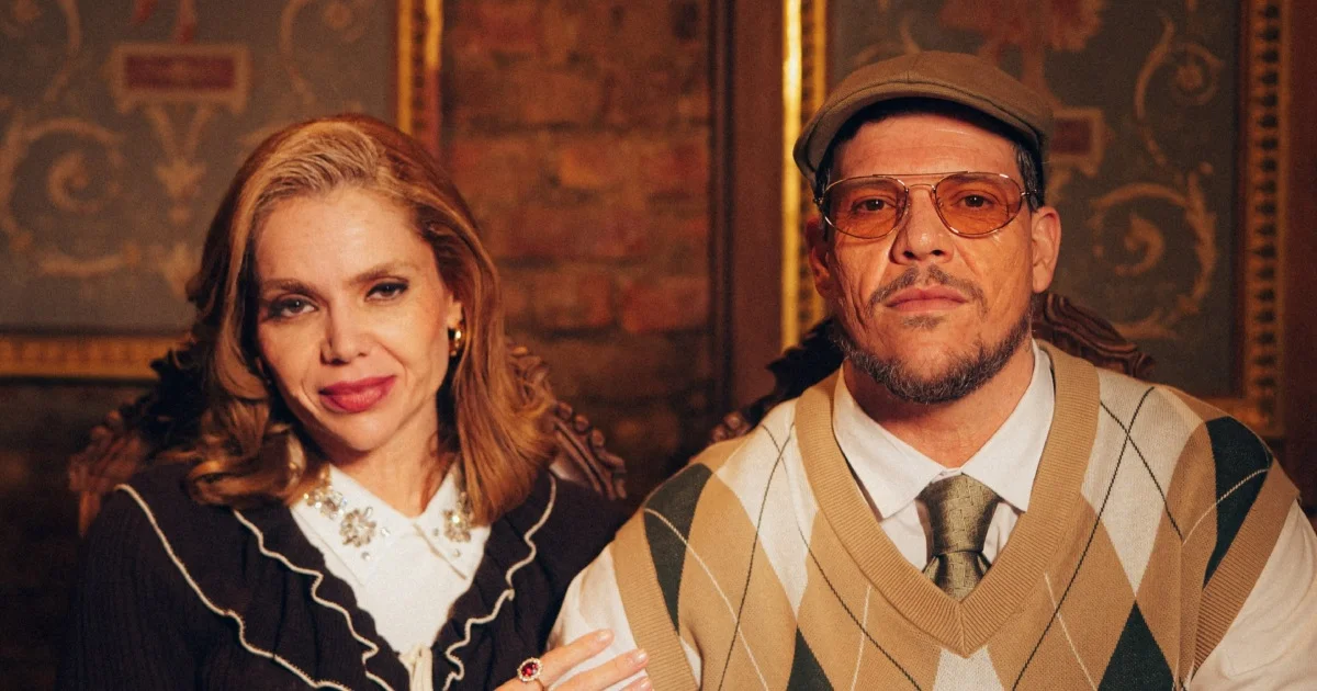 Ferrugem mostra romance com Thaís em clipe que percorre décadas