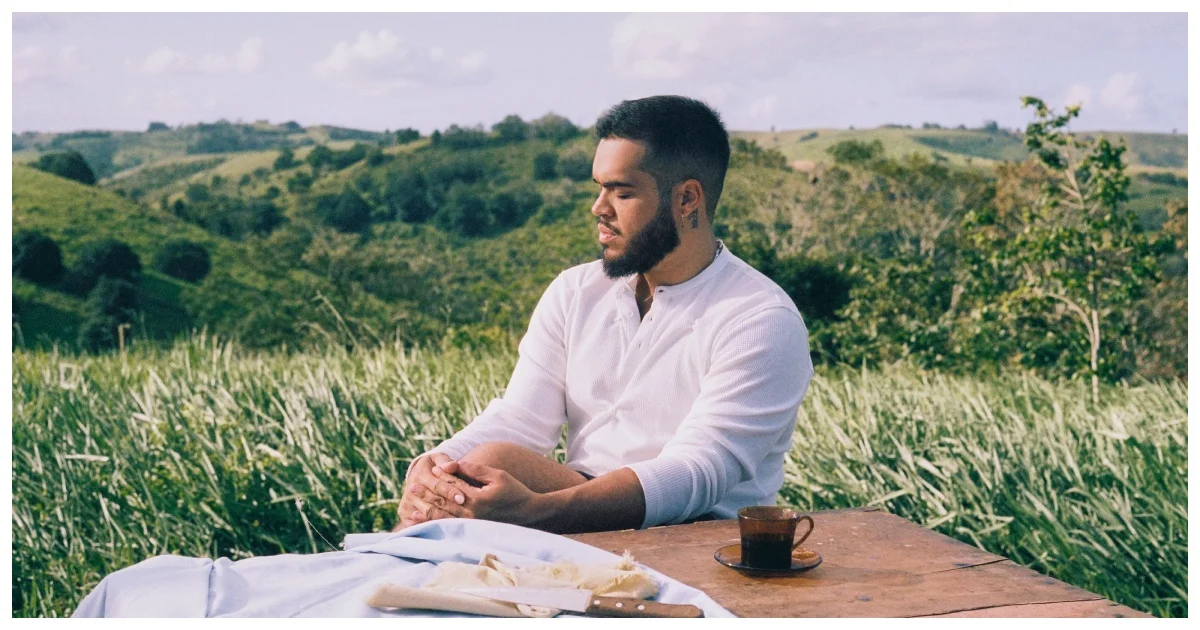 Fran Gil renova carreira solo com ‘Onda’, álbum forjado pelo luto