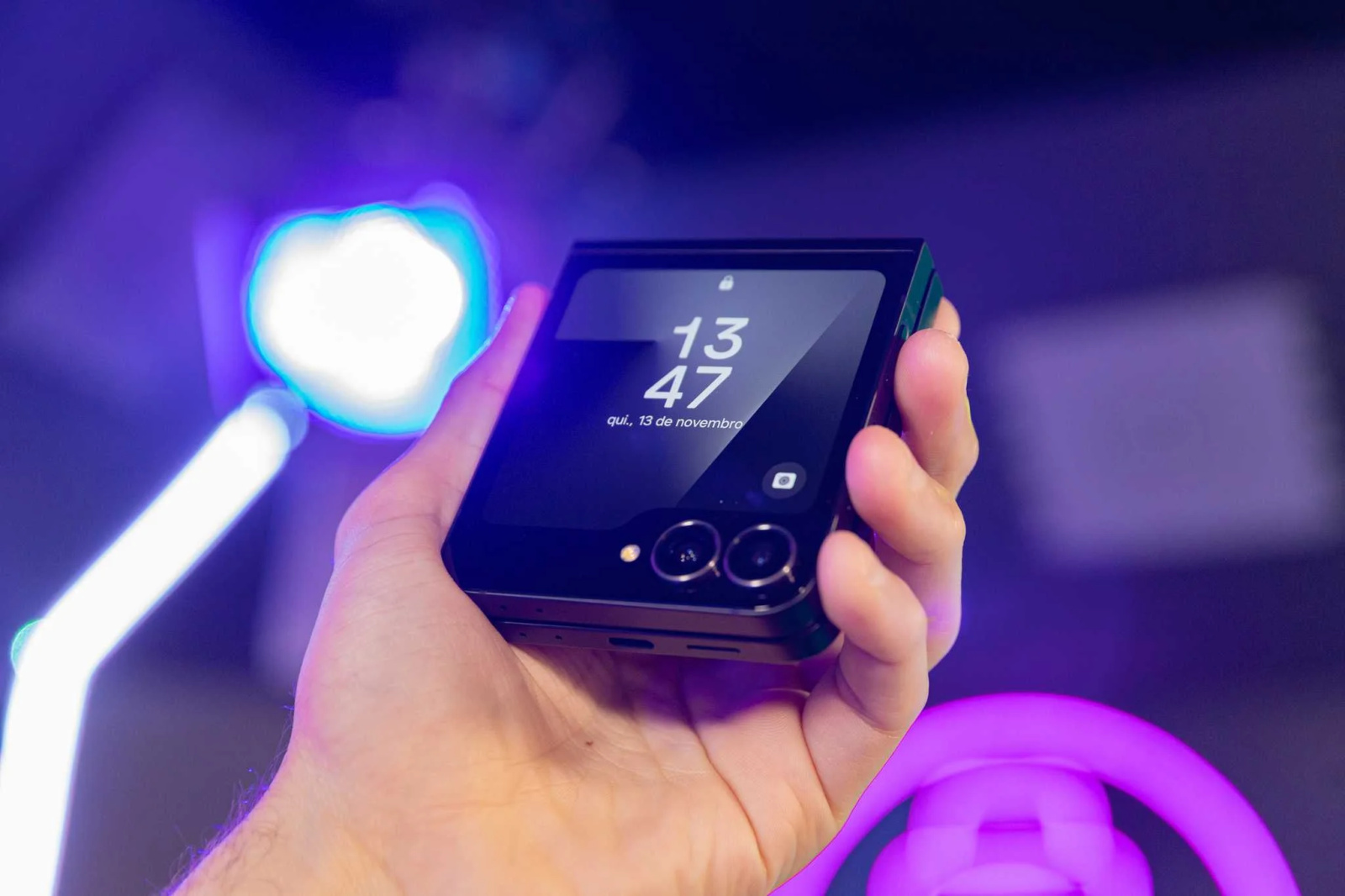Galaxy Z Flip7 FE cai para R$ 2.699 no Magalu com cupom e PIX