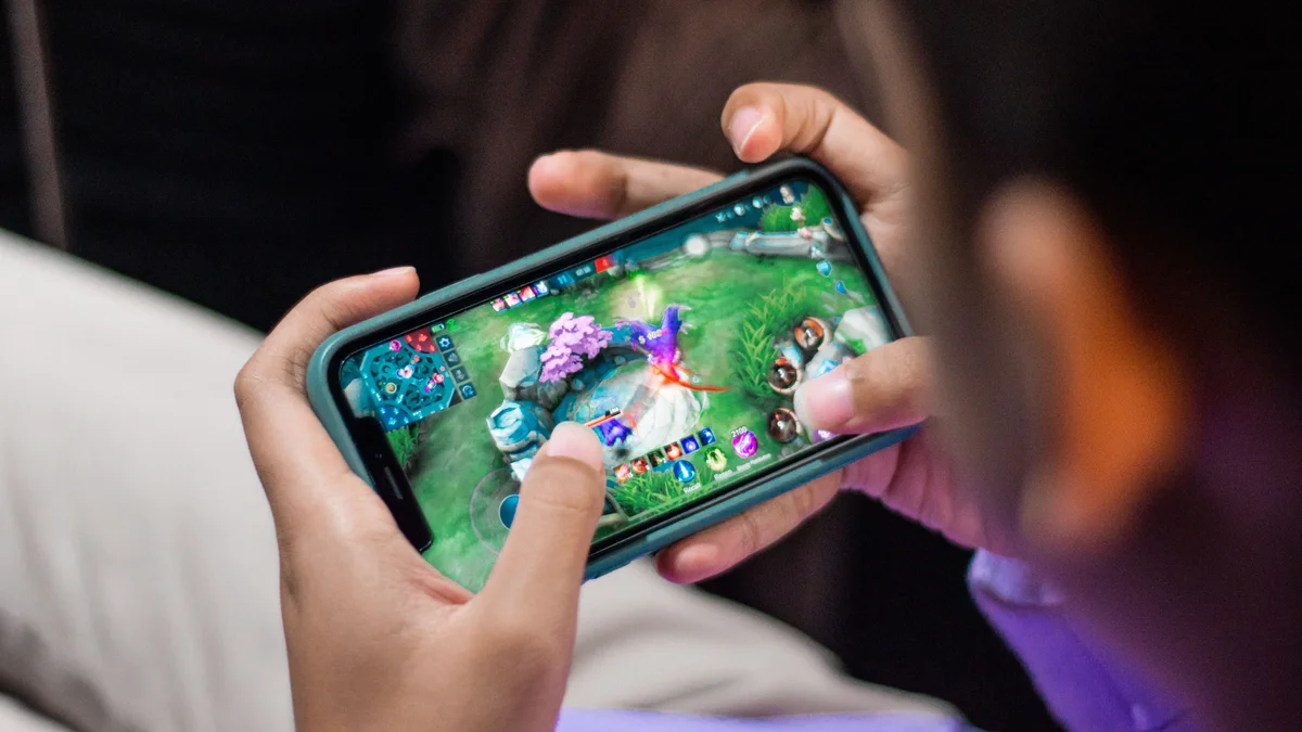 Gamers trocam setup fixo: jogam no notebook, desktop, handheld e na nuvem