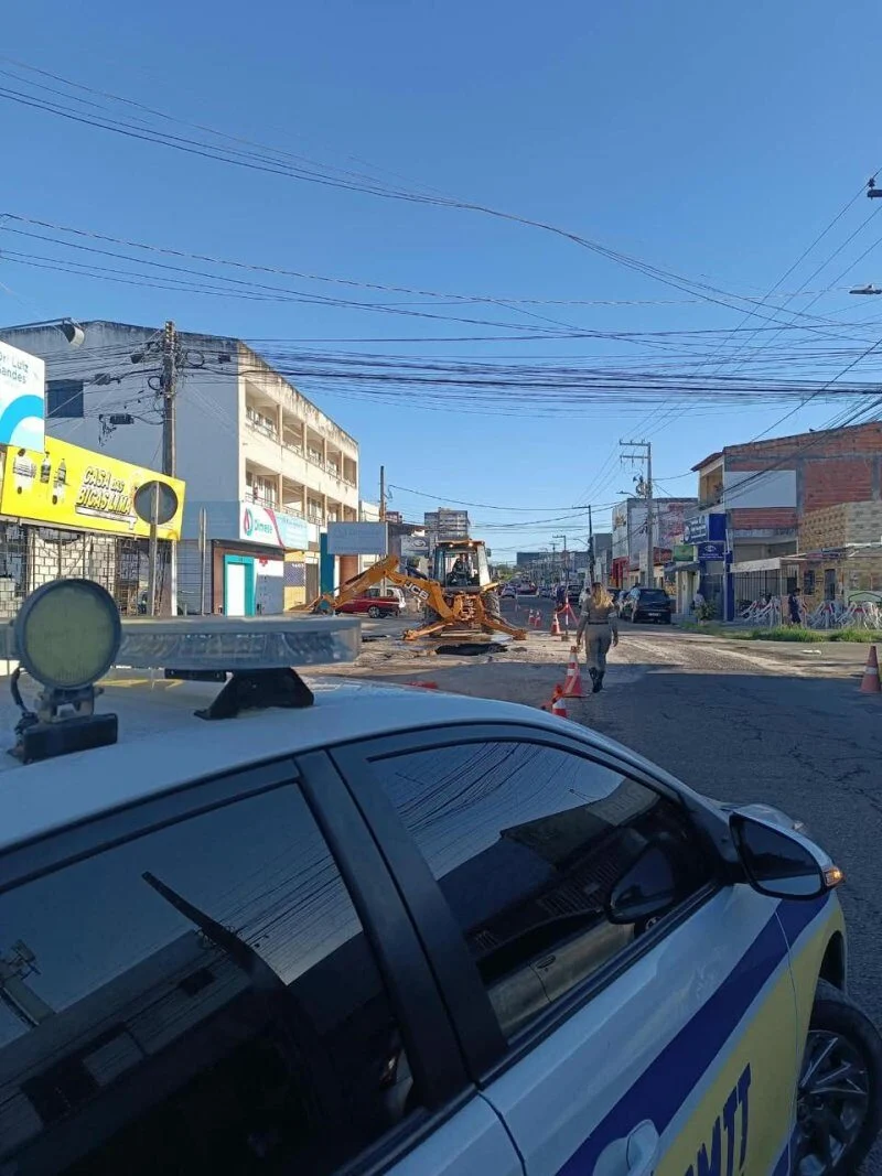 Obra emergencial interdita parcialmente cruzamento no Siqueira Campos nesta terça (15)