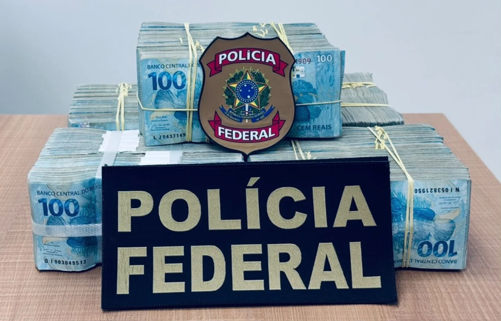 PF prende duas pessoas com R$ 500 mil em espécie em Nossa Senhora das Dores; ex-prefeito é apontado como alvo