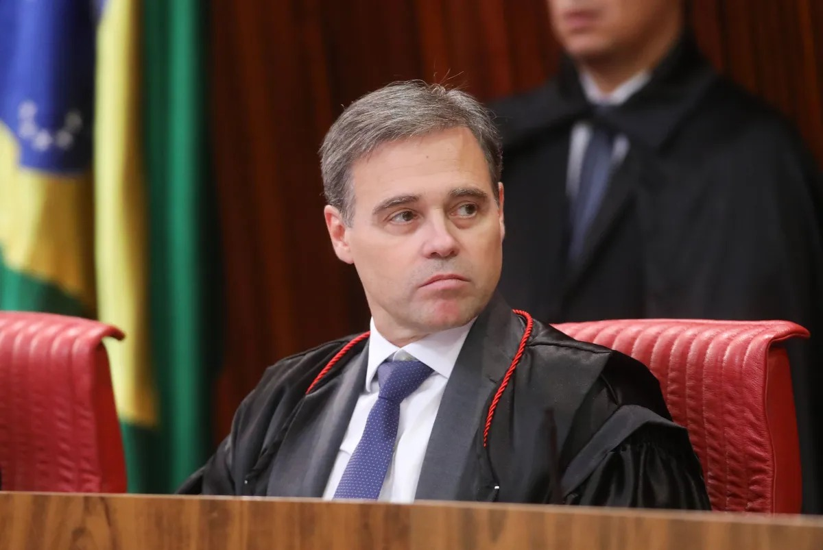 Tensão no STF: Termina nesta segunda (21) prazo para Mendonça se manifestar sobre acusações de Moraes