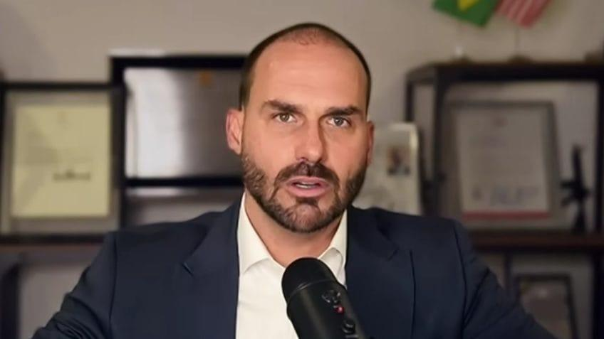 Eduardo Bolsonaro é demitido da Polícia Federal por abandono de cargo