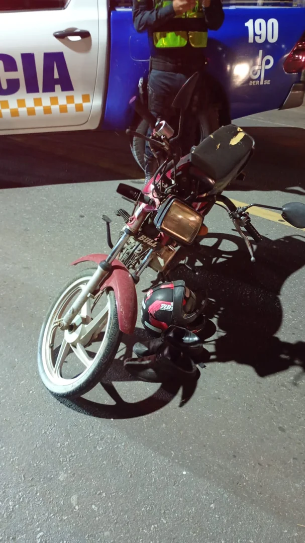 Colisão entre moto e bicicleta deixa dois homens feridos na SE-050, em Aracaju