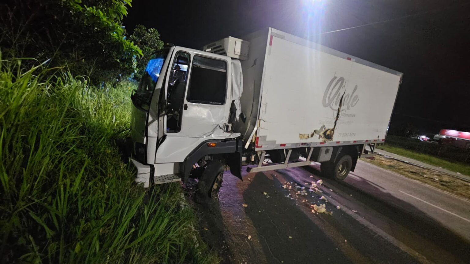Caminhoneiros são presos na BR-235 após colisão intencional e agressões com barra de ferro e facão