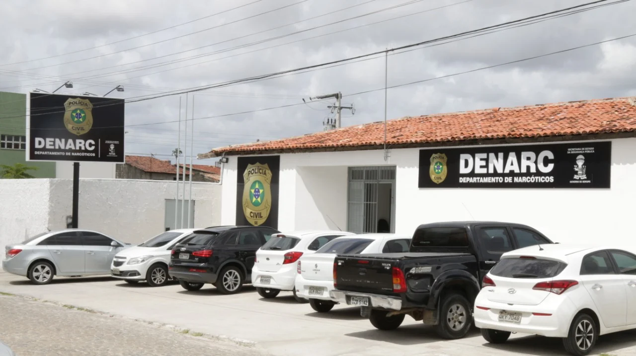 Casal é preso suspeito de tráfico de drogas em Maruim
