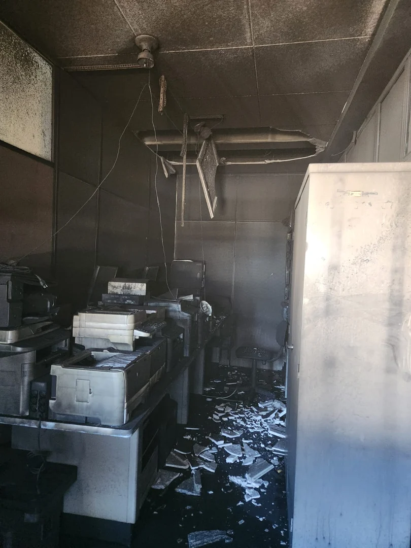 Incêndio atinge prédio anexo ao Ciosp na Avenida São Paulo, em Aracaju