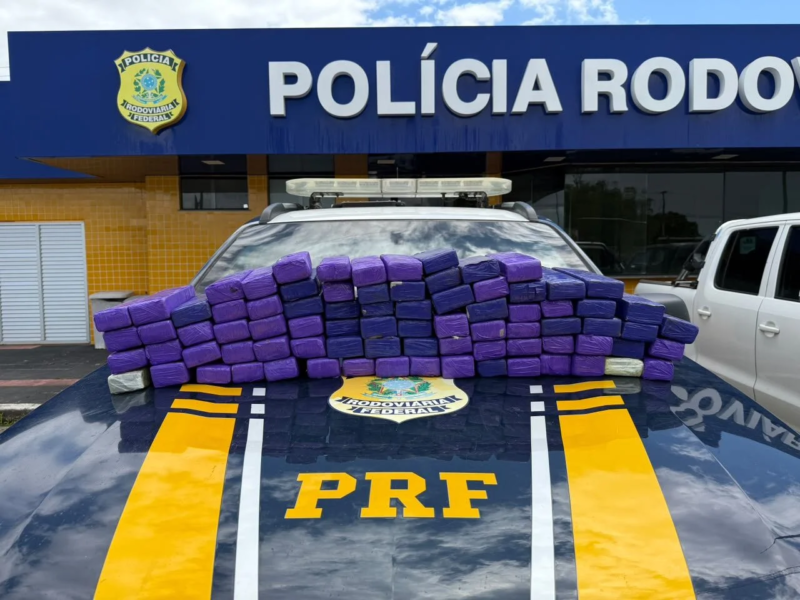 Mais de 50kg de maconha foram apreendidos durante abordagem na BR-101 em Nossa Senhora do Socorro
