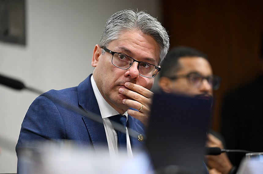 “Meu Patrão é o Povo”: Alessandro Vieira sobe o tom, anuncia Impeachment contra Moraes e exige obras para Itabaiana