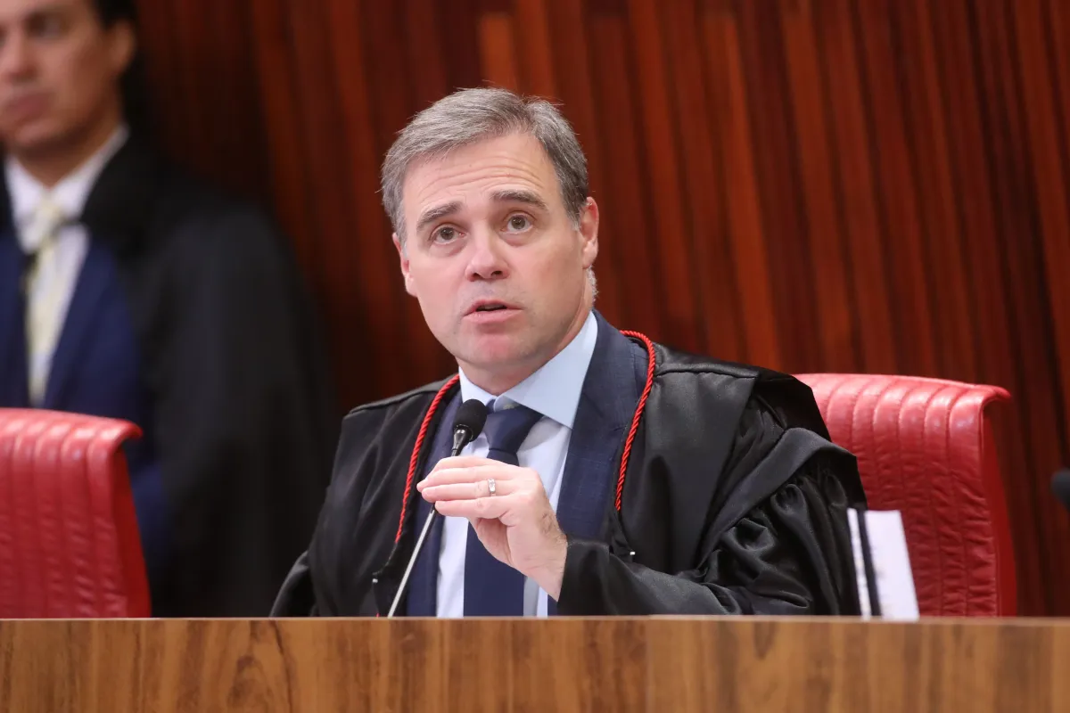 Transparência no STF: Ministro André Mendonça retira sigilo de processo sobre pagamentos de Daniel Vorcaro e Banco Master