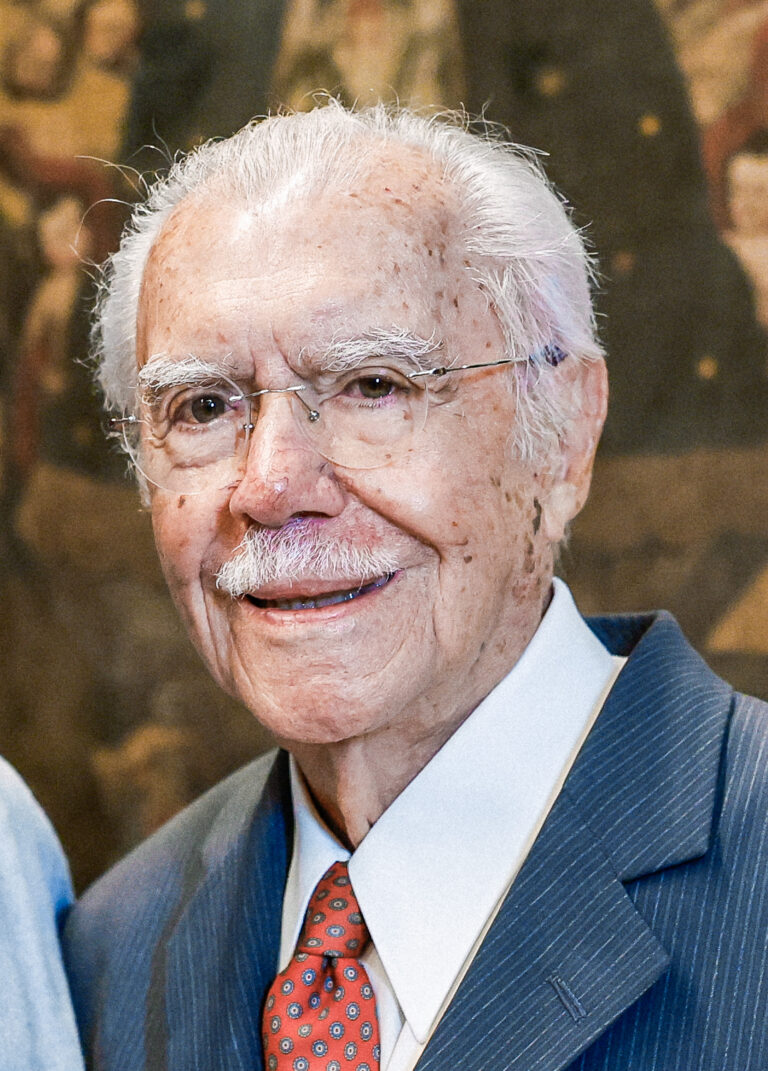 Aos 96 anos, ex-presidente José Sarney é internado com pneumonia em São Luís
