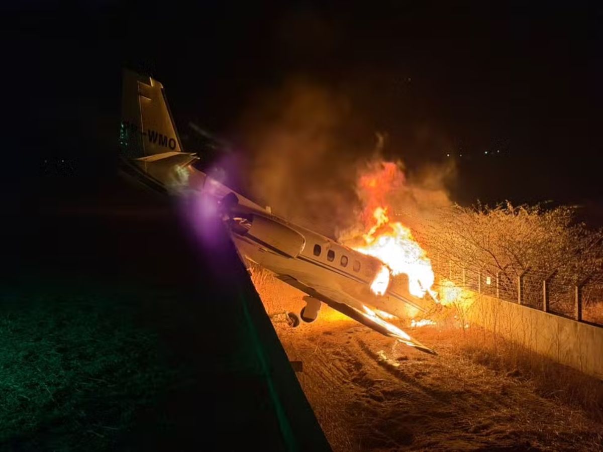 Jato com Rey Vaqueiro sai da pista em Parelhas e é consumido pelo fogo