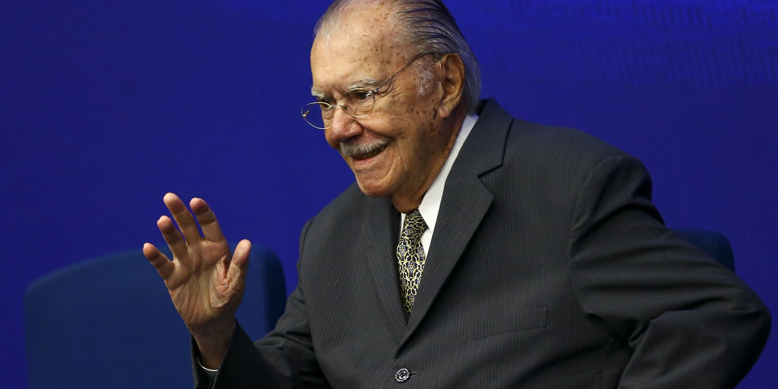 José Sarney inicia tratamento para pneumonia no Hospital Sírio-Libanês