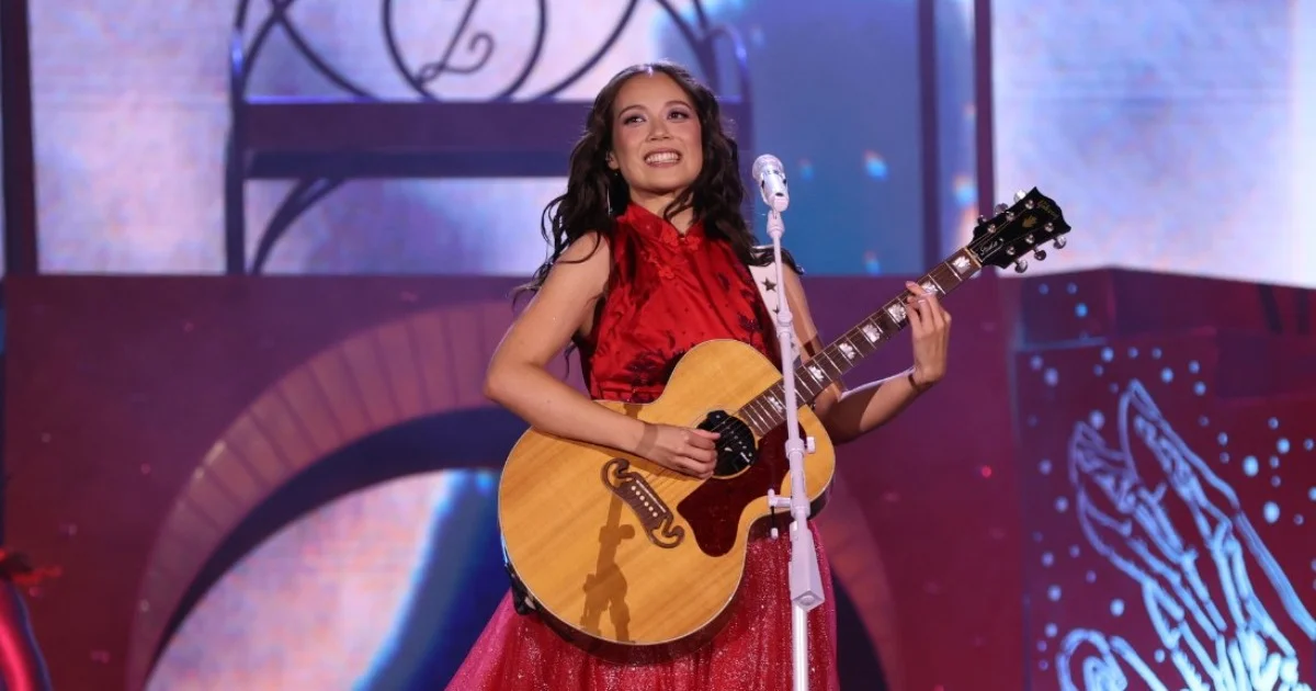 Laufey desembarca em SP após Rock in Rio e toca no Espaço Unimed