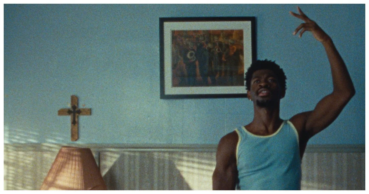 Lil Nas X anuncia single e divulga áudio da mãe