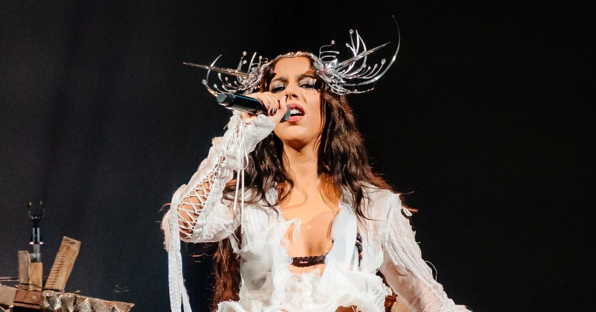 Marina Sena encanta Rock in Rio com show íntimo sob chuva
