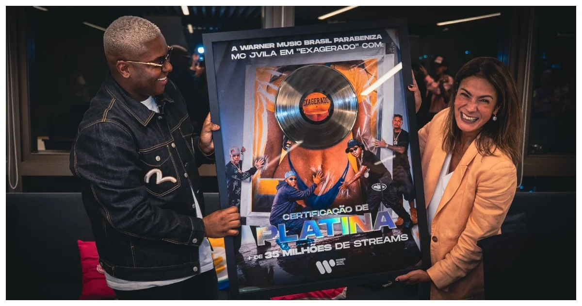 MC Jvila assina com Warner Music e lança álbum de estreia com 17 faixas
