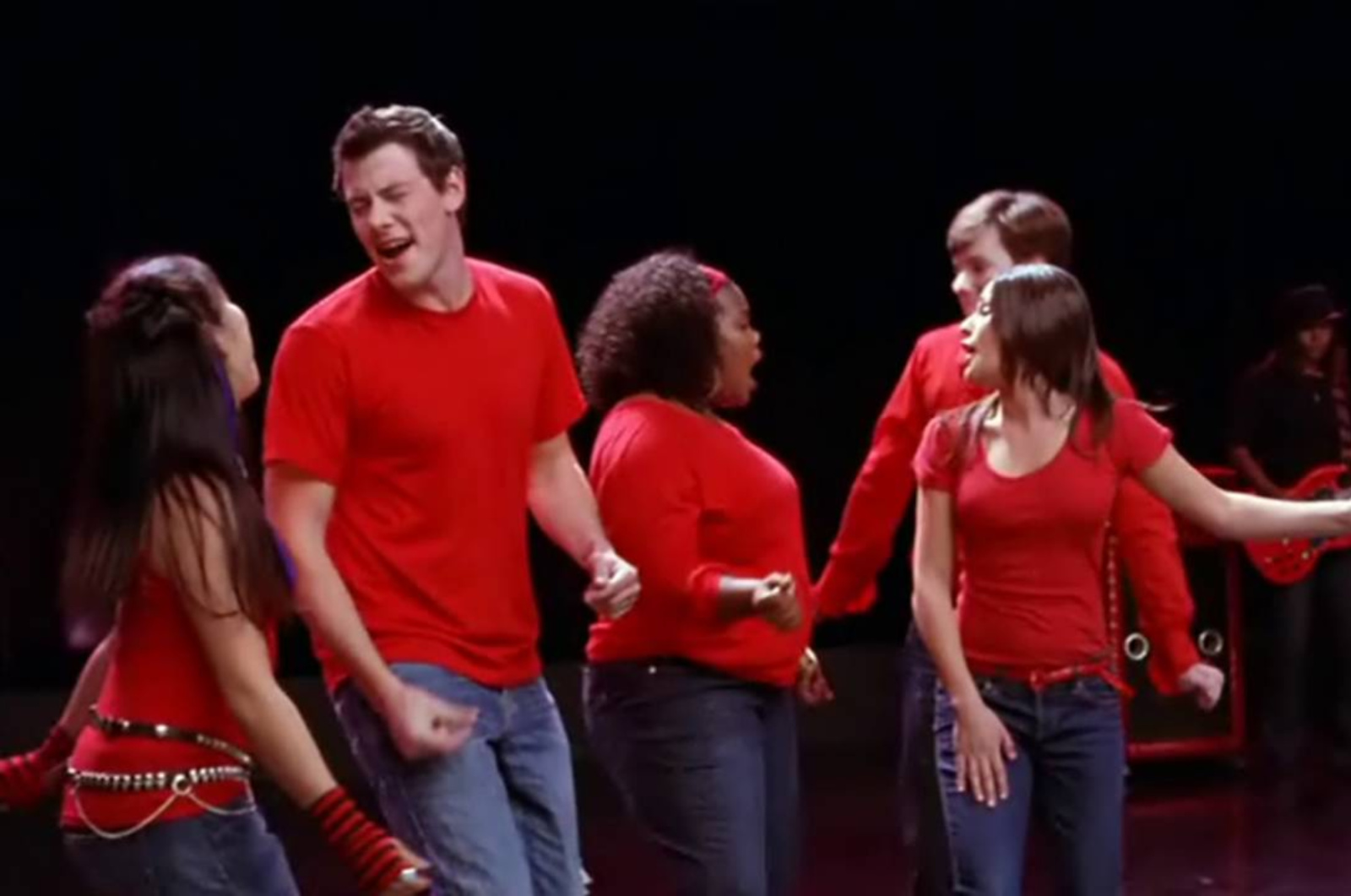 Murphy finaliza roteiro do reboot de ‘Glee’; elenco quer voltar