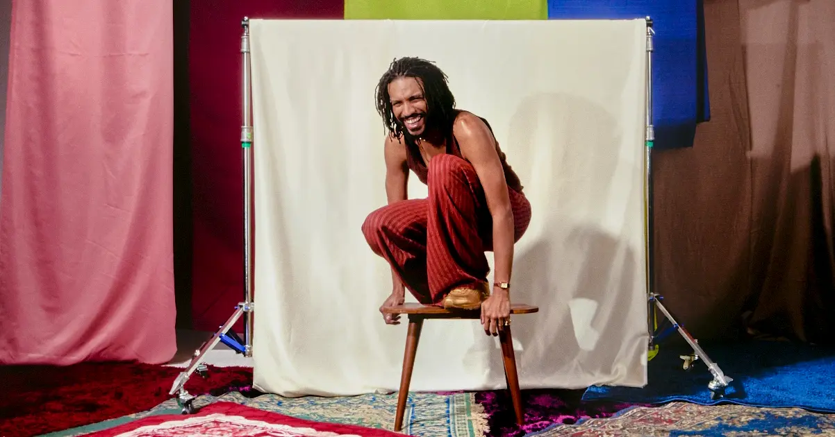 Pedro Emílio garante indicação ao Grammy Latino 2026 com ‘Vende-se Lembrança’