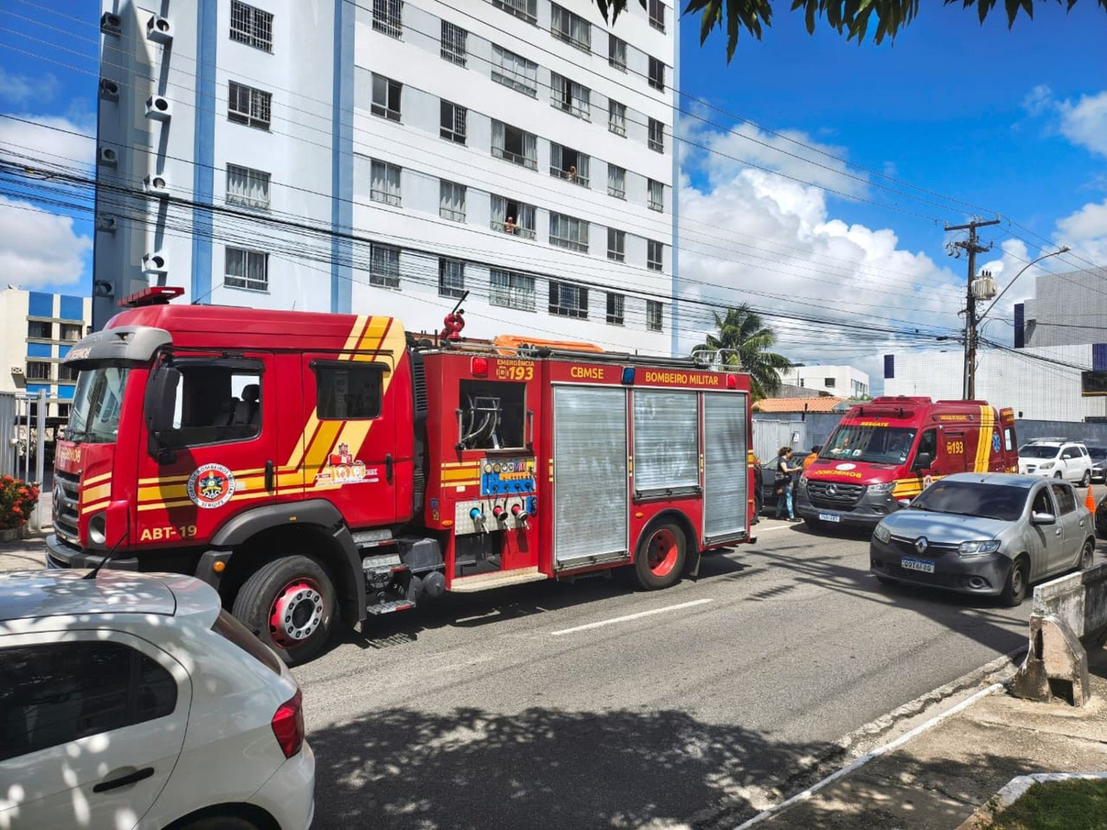 Perfuração de gás durante reforma causa explosão e fere três em Aracaju