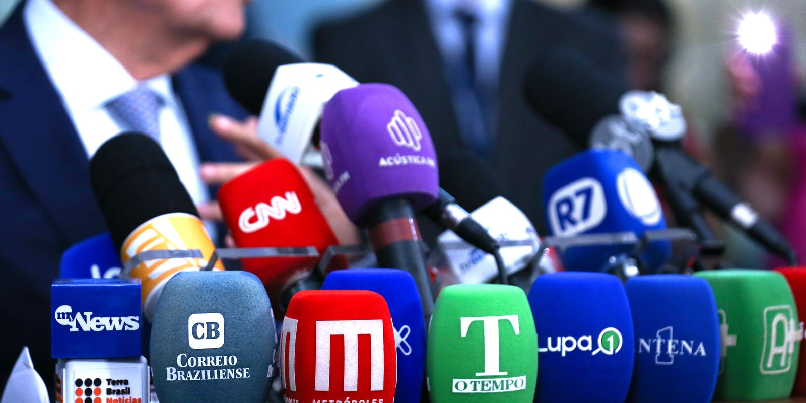 Pesquisa revela assédio e risco à saúde mental de jornalistas