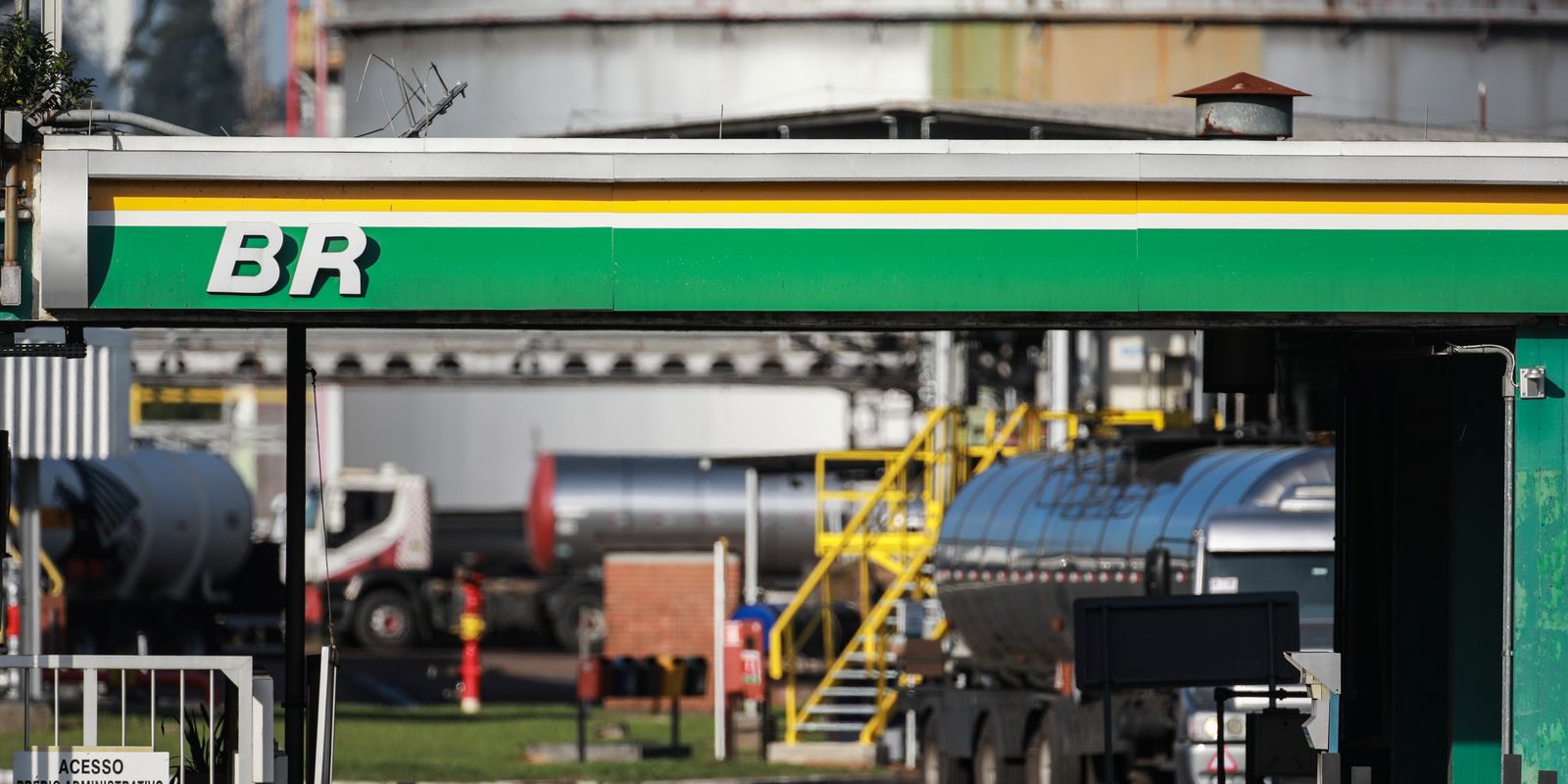 Petrobras eleva diesel nas refinarias; governo banca o reajuste
