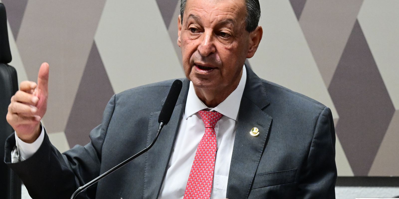 Relator da PEC da jornada 6×1 apresenta parecer favorável e rejeita 36 emendas