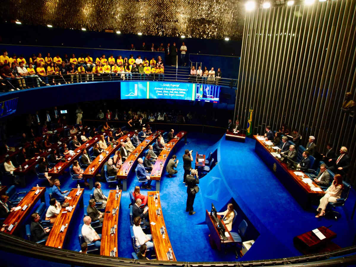 Senado aprova fim do imposto sobre compras internacionais até US$ 50