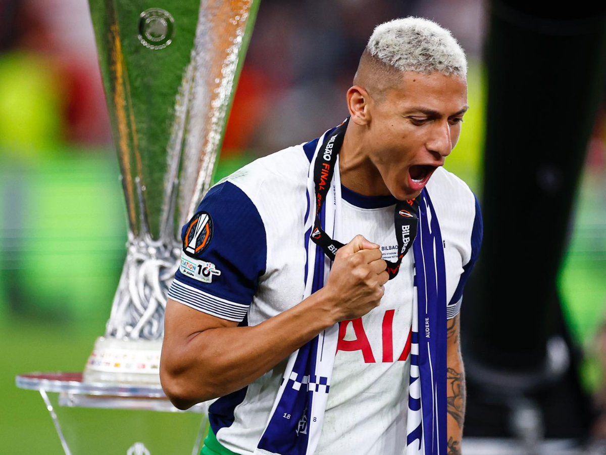 Shabab Al Ahli faz nova oferta por Richarlison; Tottenham recusa