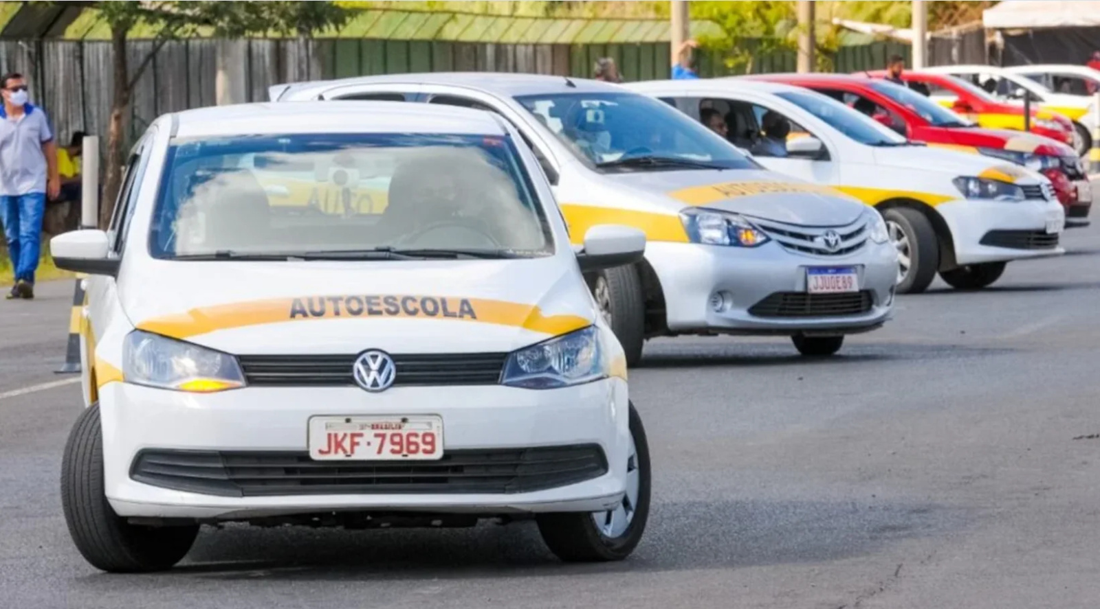 STF arquiva ação sobre uso de carro próprio em aulas e exames da CNH