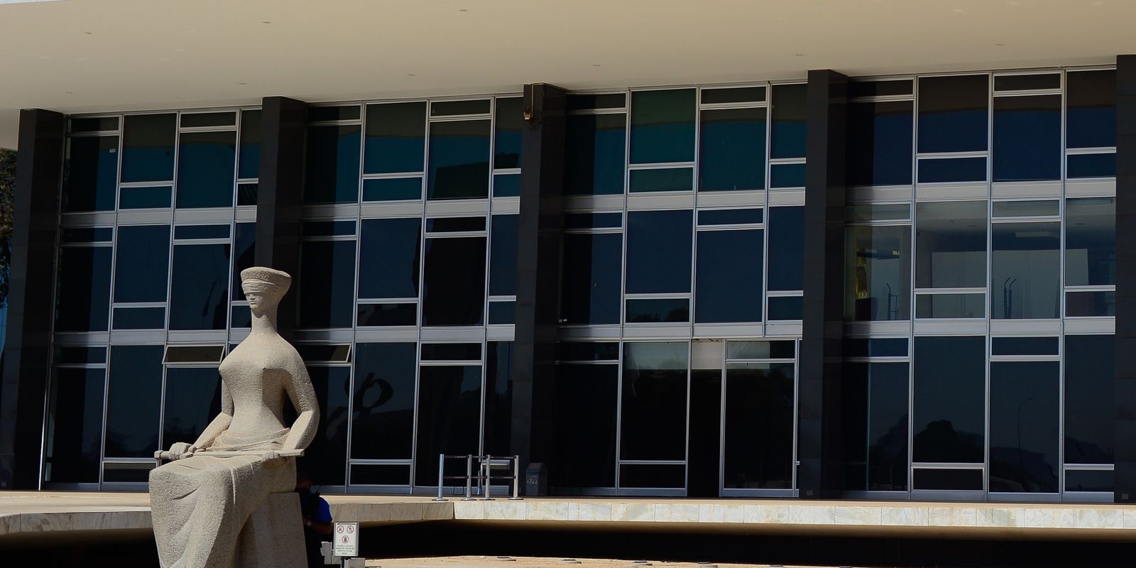 STF mantém afastamento do diretor-geral da PF; Gilmar Mendes pede vista