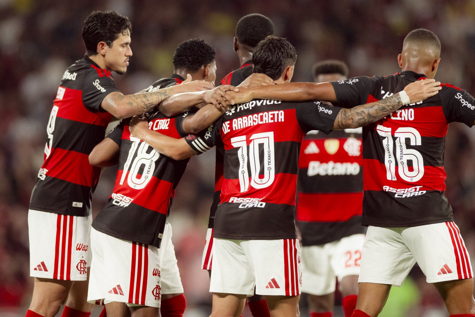 Tribunal rejeita defesa do Flamengo e avança disputa com o Vasco pelo Maracanã