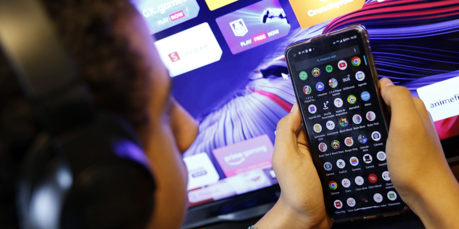 UE propõe banir menores de 13 das redes e limitar uso de 13-14 anos